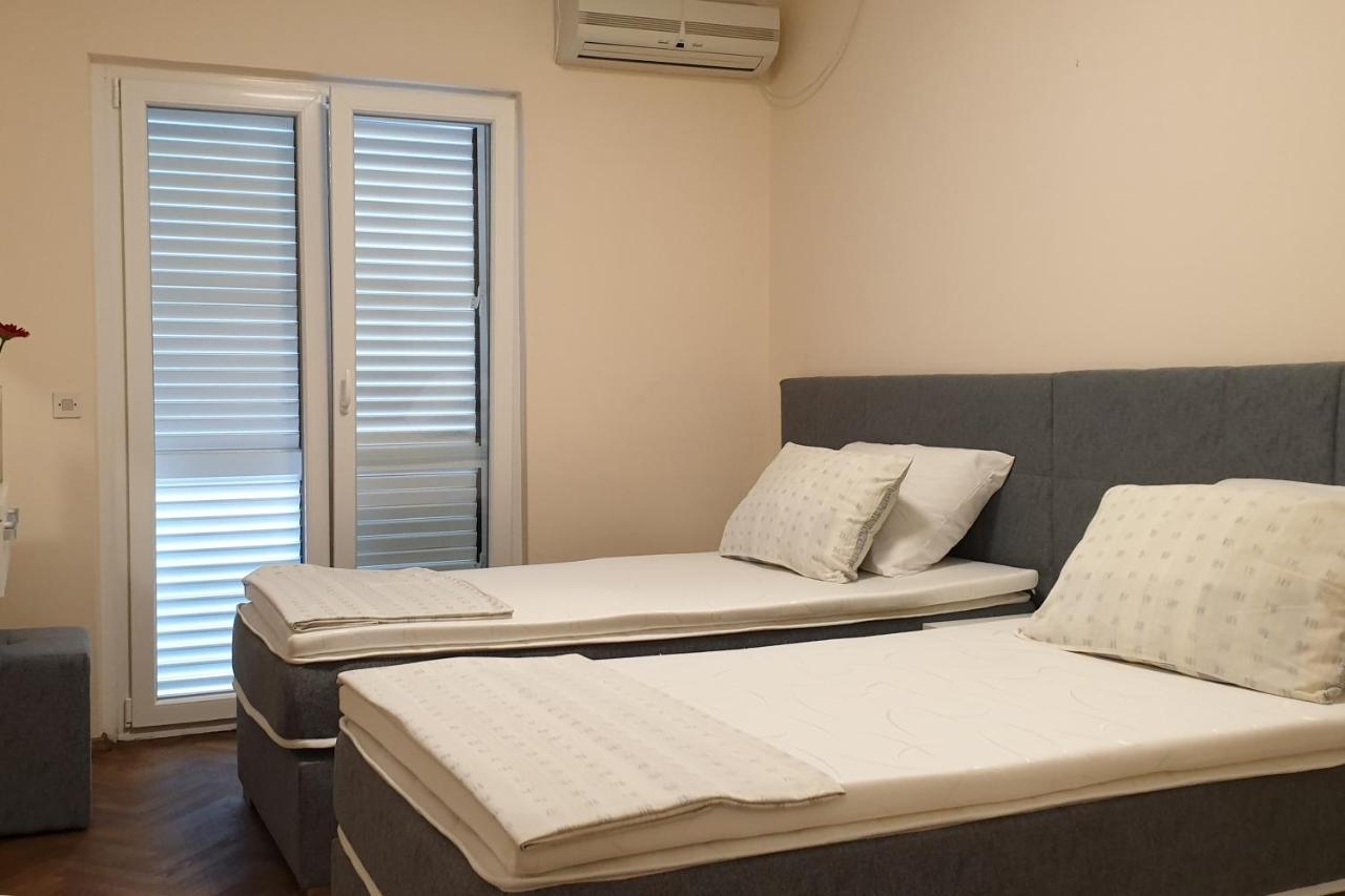 Apartments And Rooms With Parking Space Hvar - 15378 Hvar Town Exterior foto